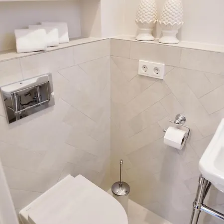 Apartment Kehrein Am Stadtwald 60qm Mit Garten, Balkon Und Parkplatz Krefeld