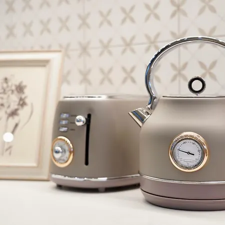 Kehrein Am Stadtwald 60qm Mit Garten, Balkon Und Parkplatz * Κρέφελντ